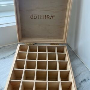 DoTerra Essential Oils Wood Storage Box w Lid Holds 25 Bottles
